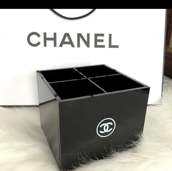 Chanel make up station set - Picture 3 of 3